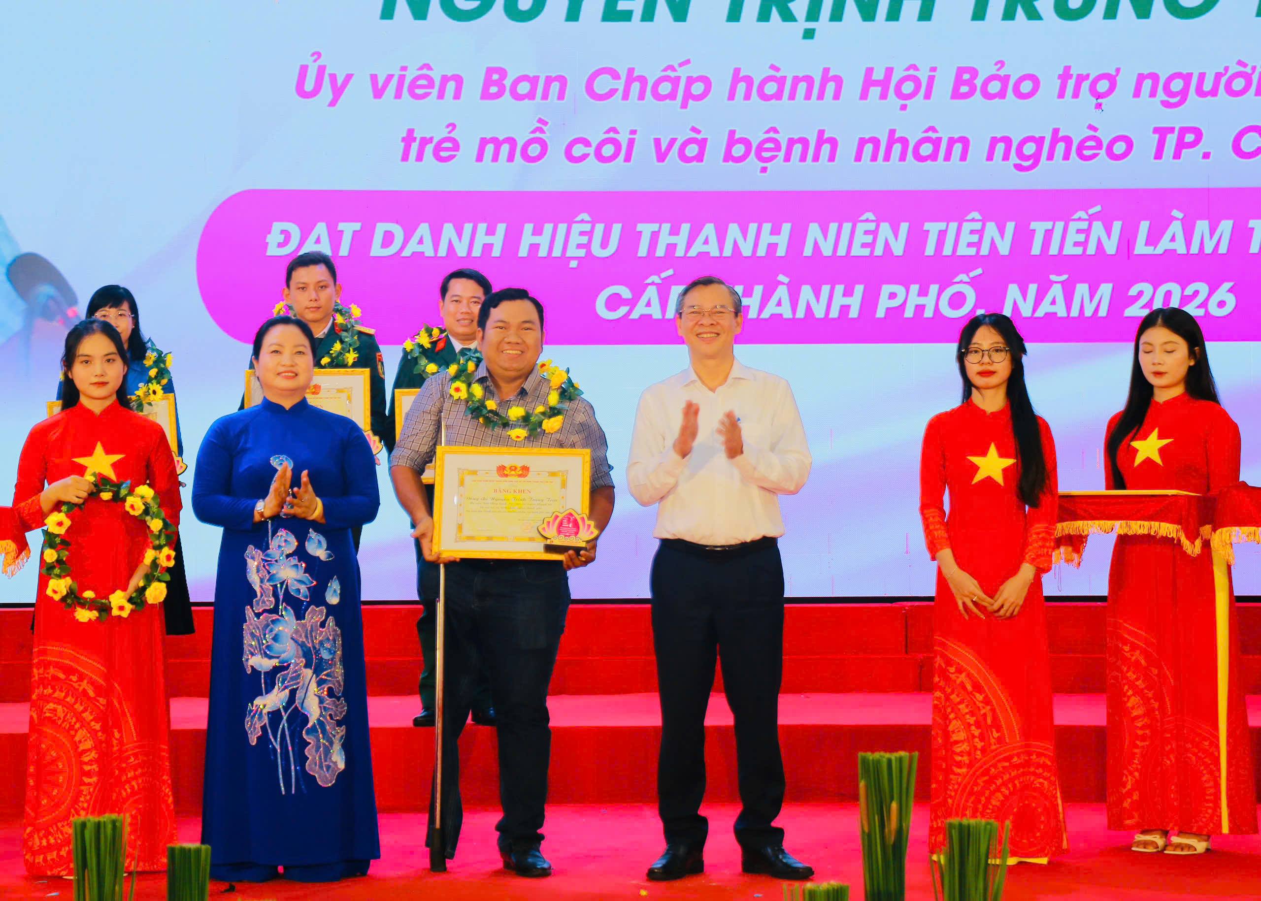 anh tin bai